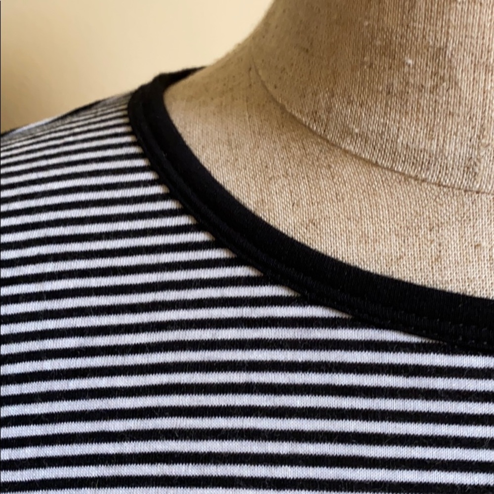 NWT! Gap Black /White Striped T Shirt - Picture 3 of 4